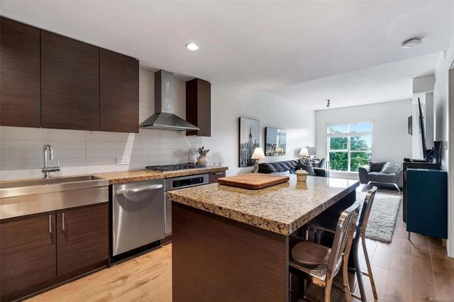 2 of 26 - 1400 Lynburne Pl 720, Langford, BC