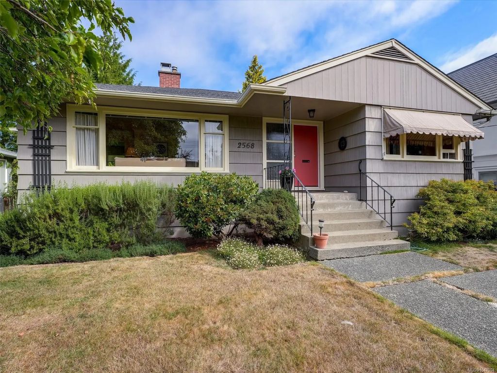 2568 Margate Ave, Oak Bay