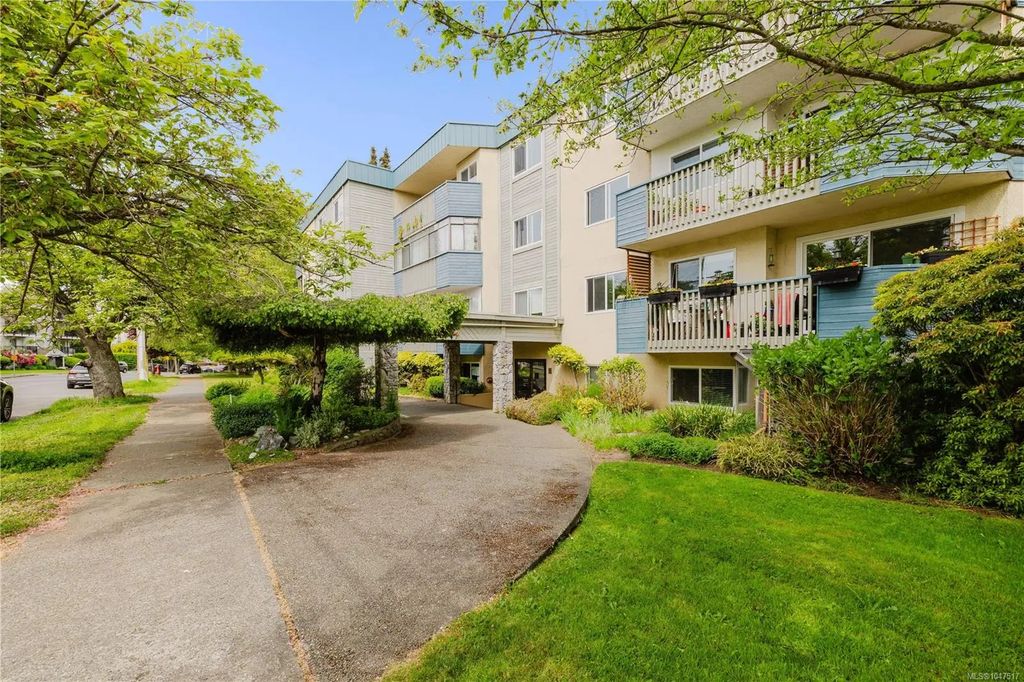 1012 Collinson St 404, Victoria