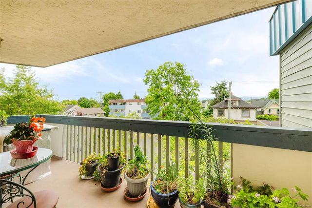 5 of 35 - 1012 Collinson St 404, Victoria, BC