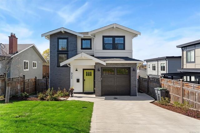 3 of 36 - 932 Arcadia St, Esquimalt, BC