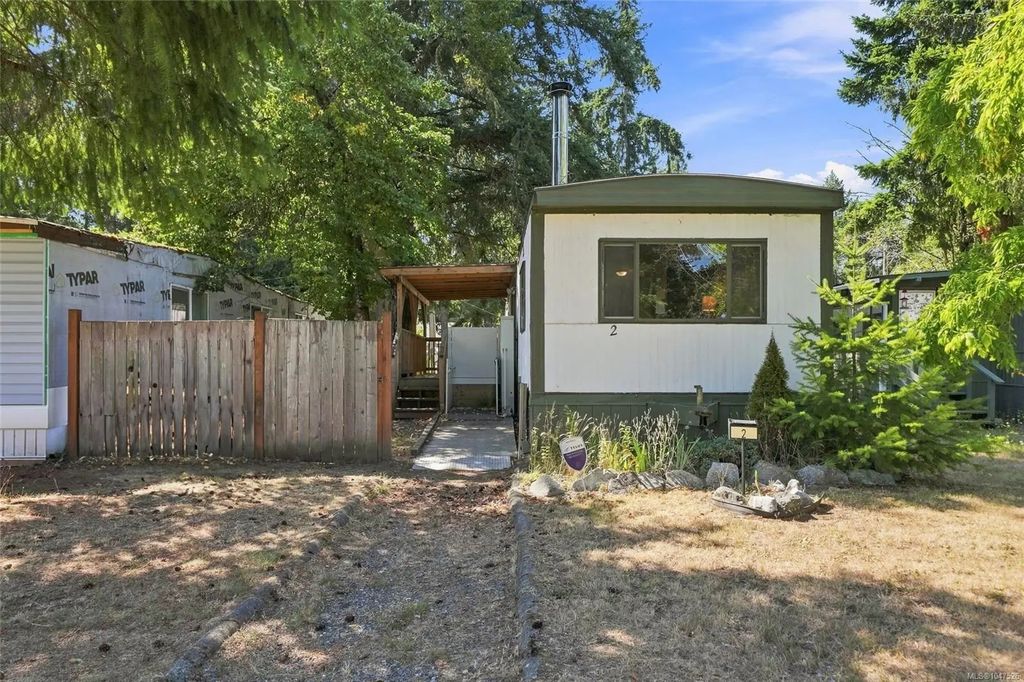 161 Horne Lake Rd 2, Qualicum Beach