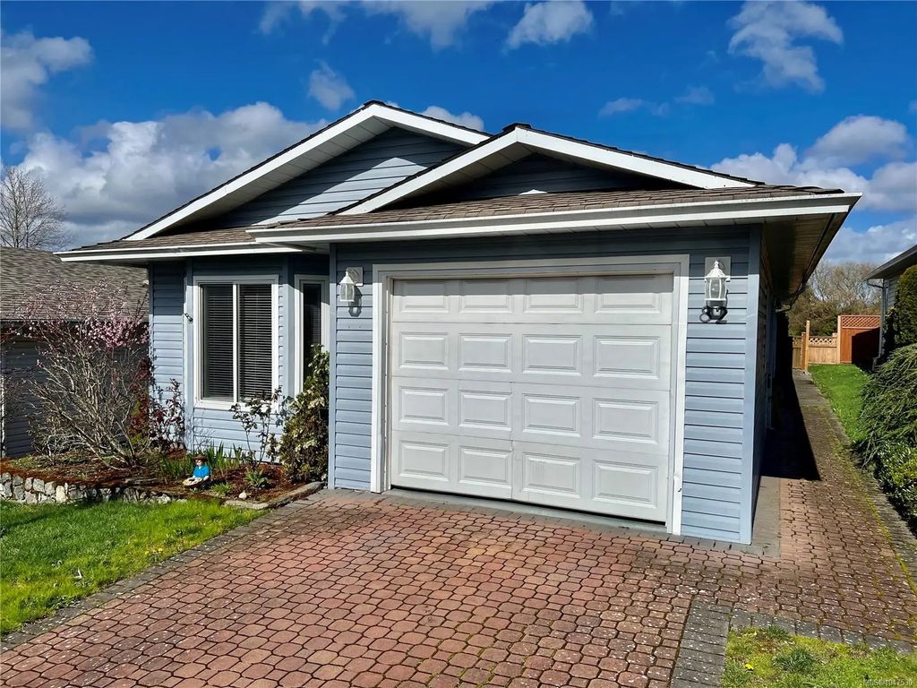 82 Wolf Lane, View Royal