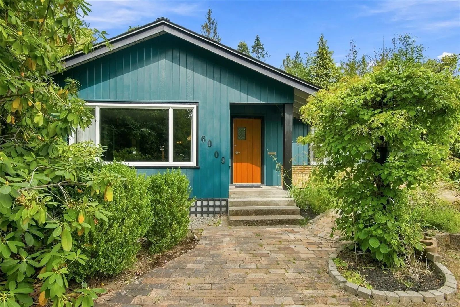 Residential for Sale by 6009 River Rd in the Port Alberni, located in the neighborhood of 