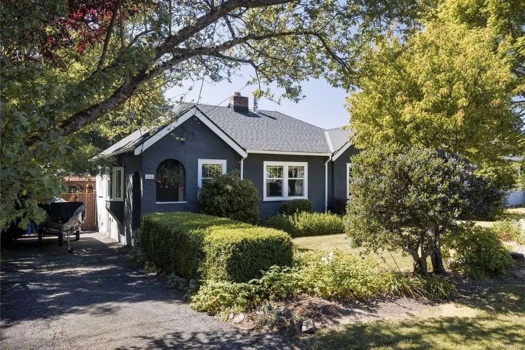 3110 Frechette St, Saanich