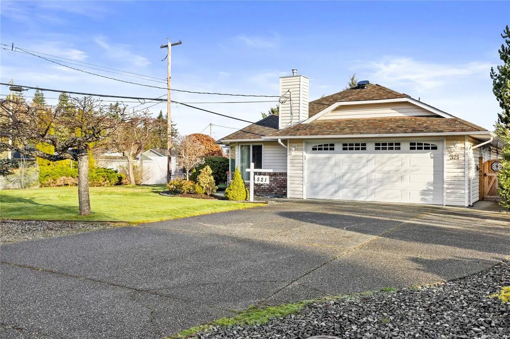 521 Birch Ave, Qualicum Beach