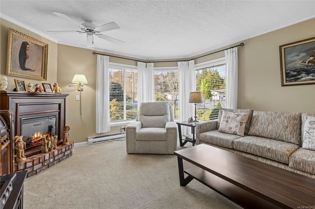 2 of 35 - 521 Birch Ave, Qualicum Beach, BC