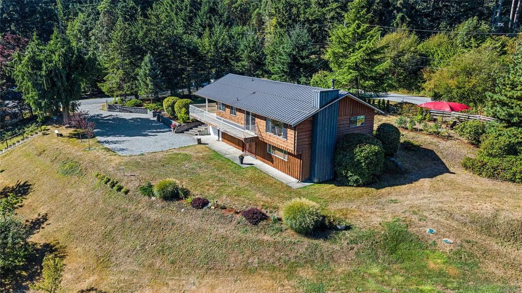 330 Saltspring Way, Salt Spring