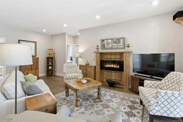 2 of 52 - 3831 Creekside Dr, Bowser, BC
