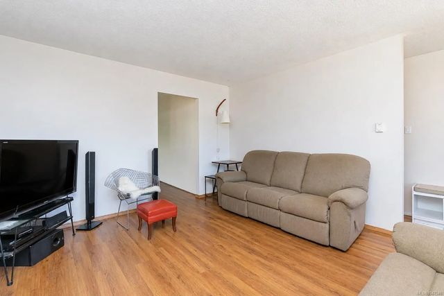 5 of 26 - 2562 Rosstown Rd, Nanaimo, BC