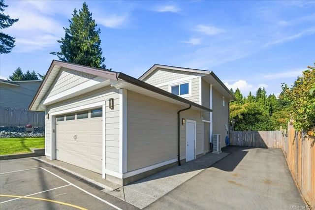 2 of 42 - 5579 Clipper Dr, Nanaimo, BC