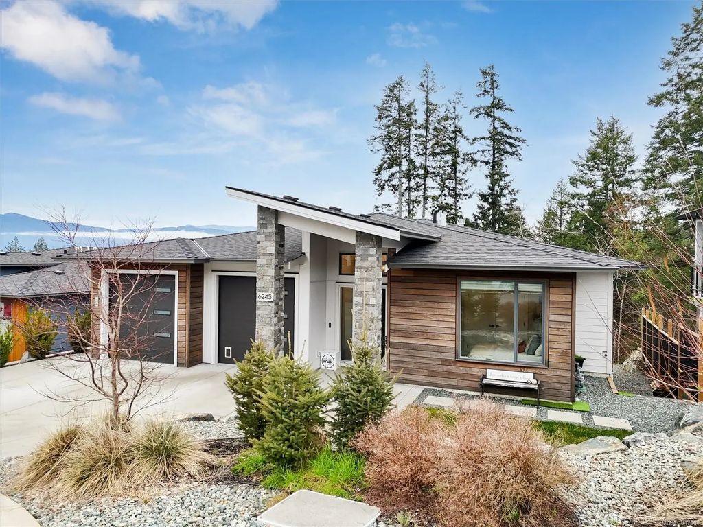 6245 Highwood Dr, Duncan