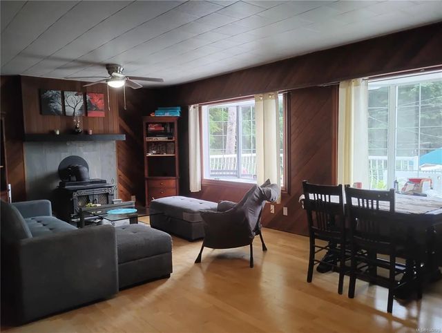 3 of 20 - 922 Resolution Rd, Tahsis, BC