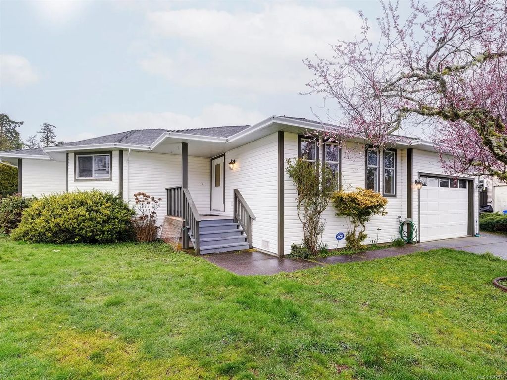 2011 Govenlock Pl, Sooke
