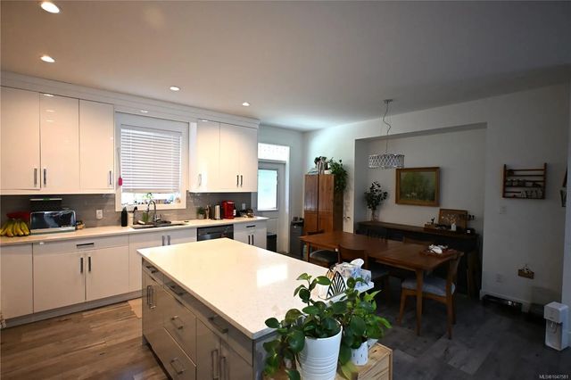 5 of 24 - 1656 Roberta Rd S, Nanaimo, BC