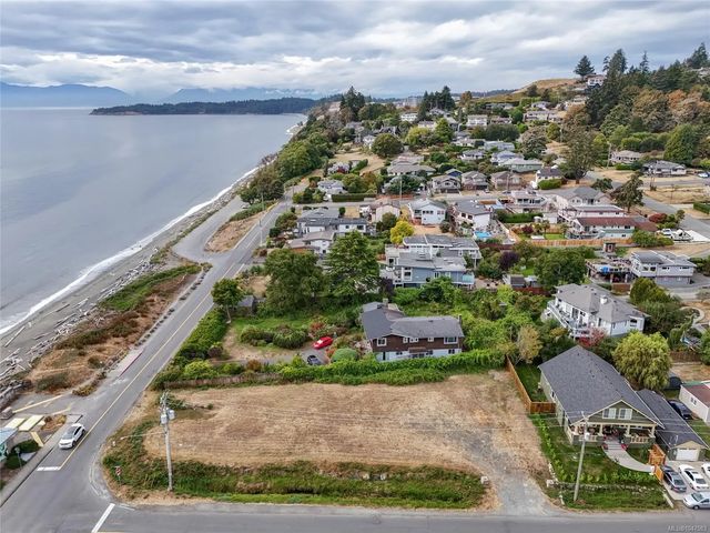4 of 10 - 3306 Ocean Blvd, Colwood, BC