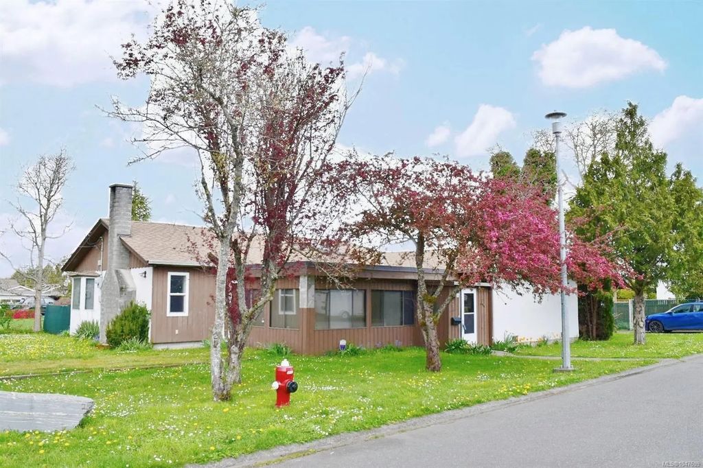 4037 Cumberland Rd, Saanich