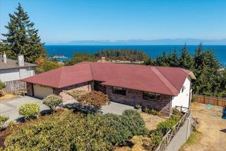 3596 Oakridge Dr, Nanaimo