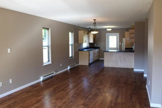 2 of 22 - 3381 Coniston Cres, Cumberland, BC