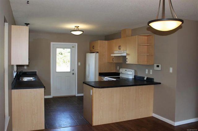 4 of 22 - 3381 Coniston Cres, Cumberland, BC