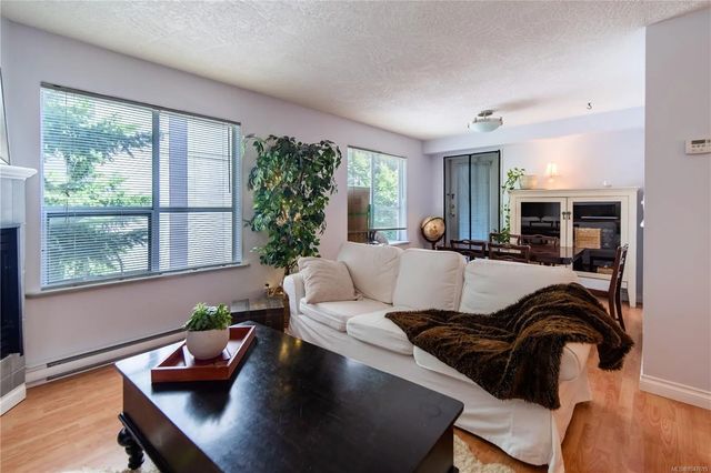 2 of 19 - 832 Fisgard St 304, Victoria, BC