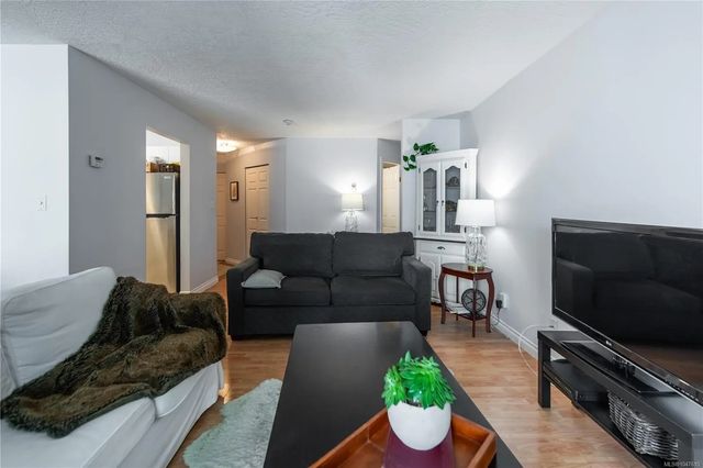 4 of 19 - 832 Fisgard St 304, Victoria, BC