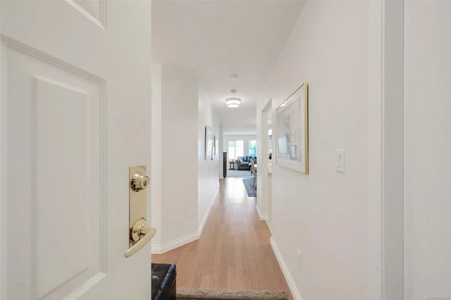 2 of 48 - 1477 Yale St 203, Oak Bay, BC