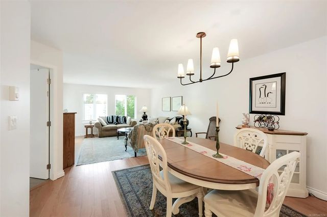 3 of 48 - 1477 Yale St 203, Oak Bay, BC