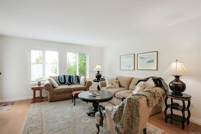 4 of 48 - 1477 Yale St 203, Oak Bay, BC