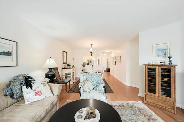 5 of 48 - 1477 Yale St 203, Oak Bay, BC