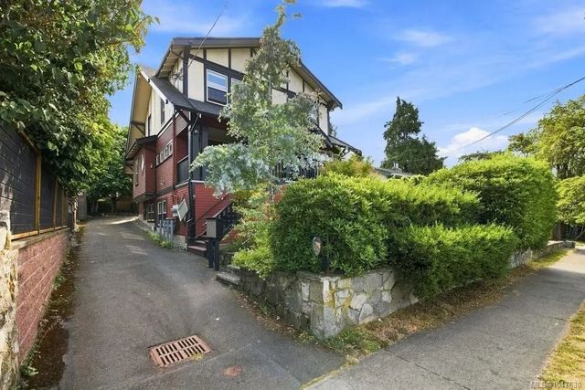 3 of 36 - 307 Moss St 2, Victoria, BC