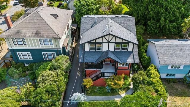 4 of 36 - 307 Moss St 2, Victoria, BC