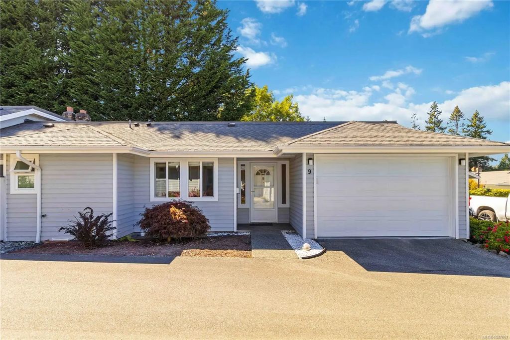 3966 Cedar Hill Cross Rd 9, Saanich