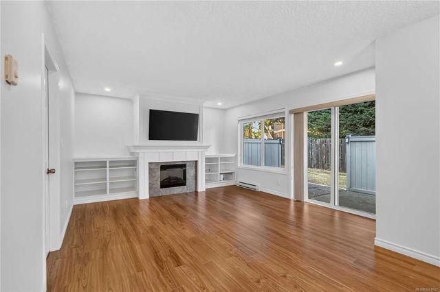 2 of 55 - 3966 Cedar Hill Cross Rd 9, Saanich, BC