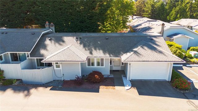 4 of 55 - 3966 Cedar Hill Cross Rd 9, Saanich, BC