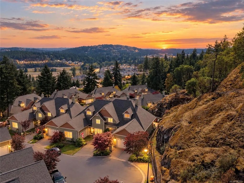 945 Bear Mountain Pkwy 102, Langford