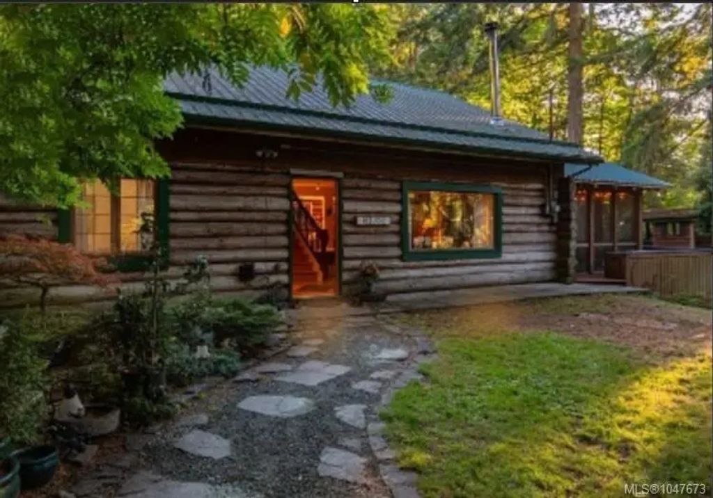135 Fairway Dr, Salt Spring