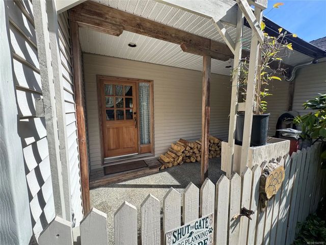3 of 46 - 280 Binnacle Rd A, Bamfield, BC