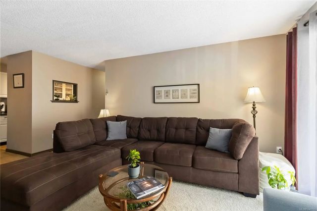 4 of 20 - 3255 Glasgow Ave 314, Saanich, BC