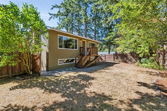 3 of 50 - 2301 Jingle Pot Rd, Nanaimo, BC