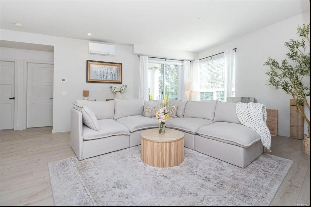 958 Pharoah Mews 401, Langford