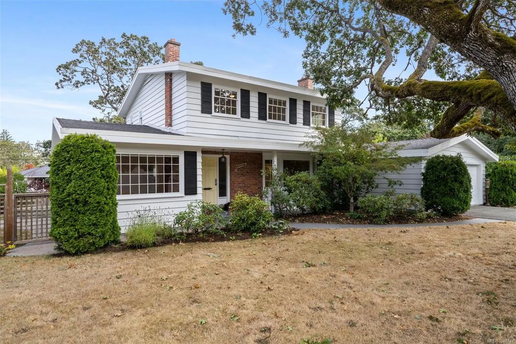 3558 Redwood Ave, Oak Bay