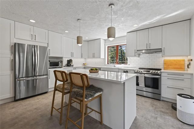 4 of 58 - 3144 Munn Rd, Highlands, BC