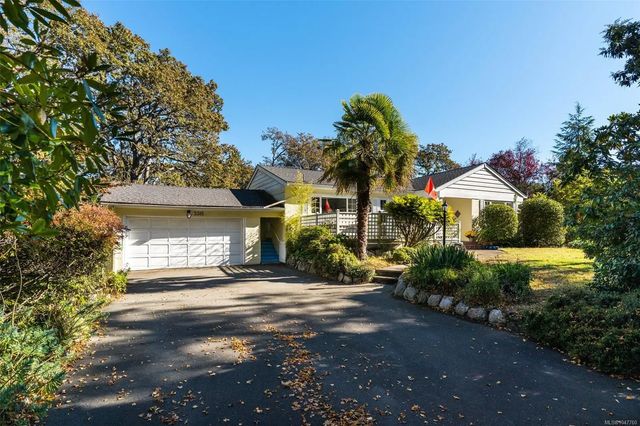 2 of 85 - 3315 Ripon Rd, Oak Bay, BC