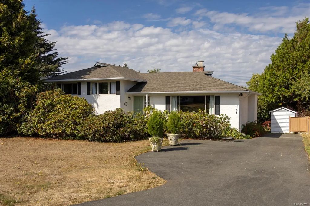 1787 Penshurst Rd, Saanich