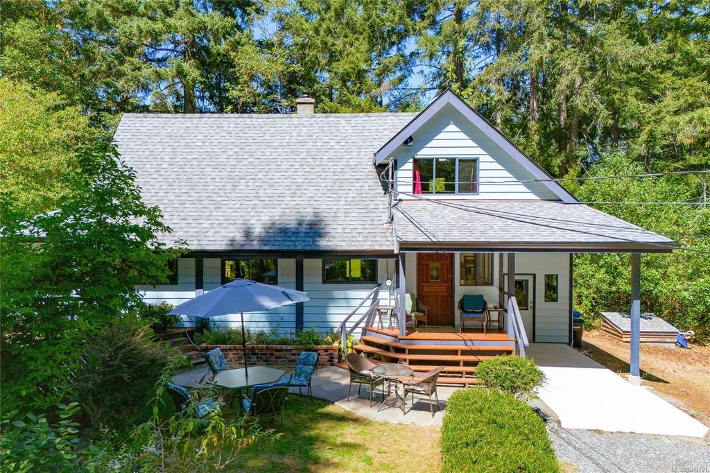 13725 Jennifer Rd, Ladysmith