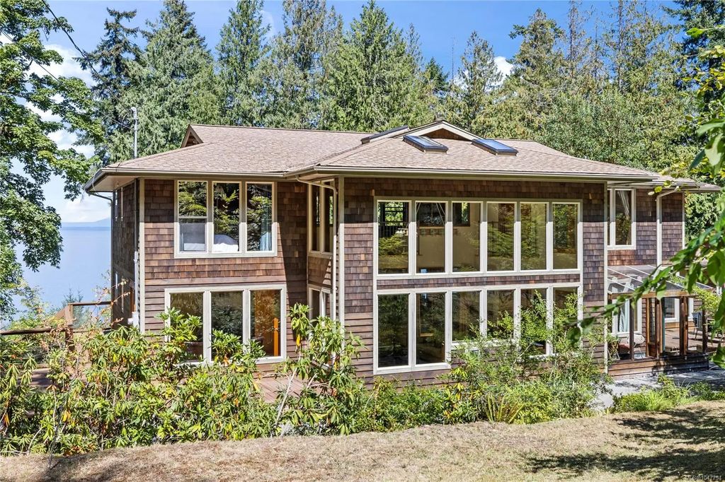 2185 Widgeon Rd, Qualicum Beach