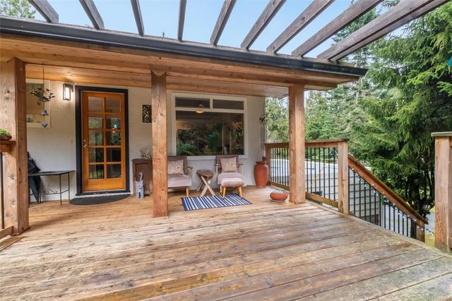 4 of 51 - 2371 Jingle Pot Rd, Nanaimo, BC