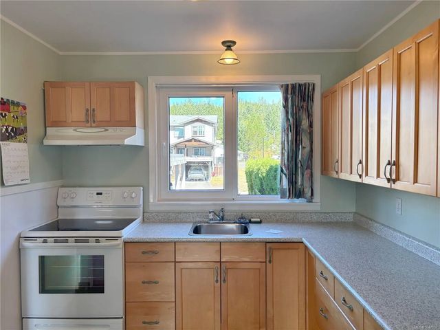 2 of 36 - 504 Maquinna Cres, Gold River, BC