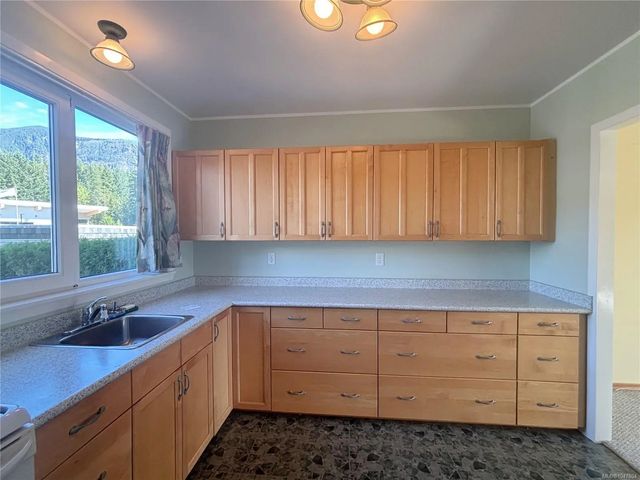 3 of 36 - 504 Maquinna Cres, Gold River, BC
